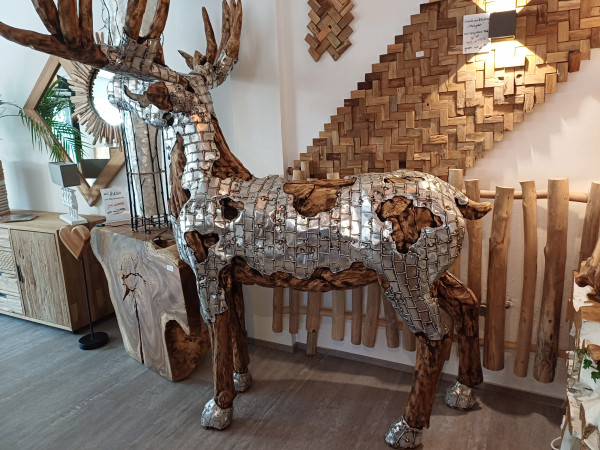 Deer with aluminum